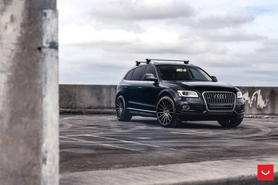  Audi Q5 2.0T Quattro on Vossen Wheels (VFS-2) 2018 года  (фото 1 из 13)